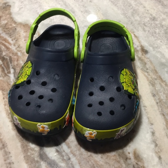 boys crocs size 13